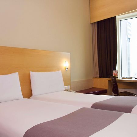 Отель Ibis Sharq Кувейт Экстерьер фото