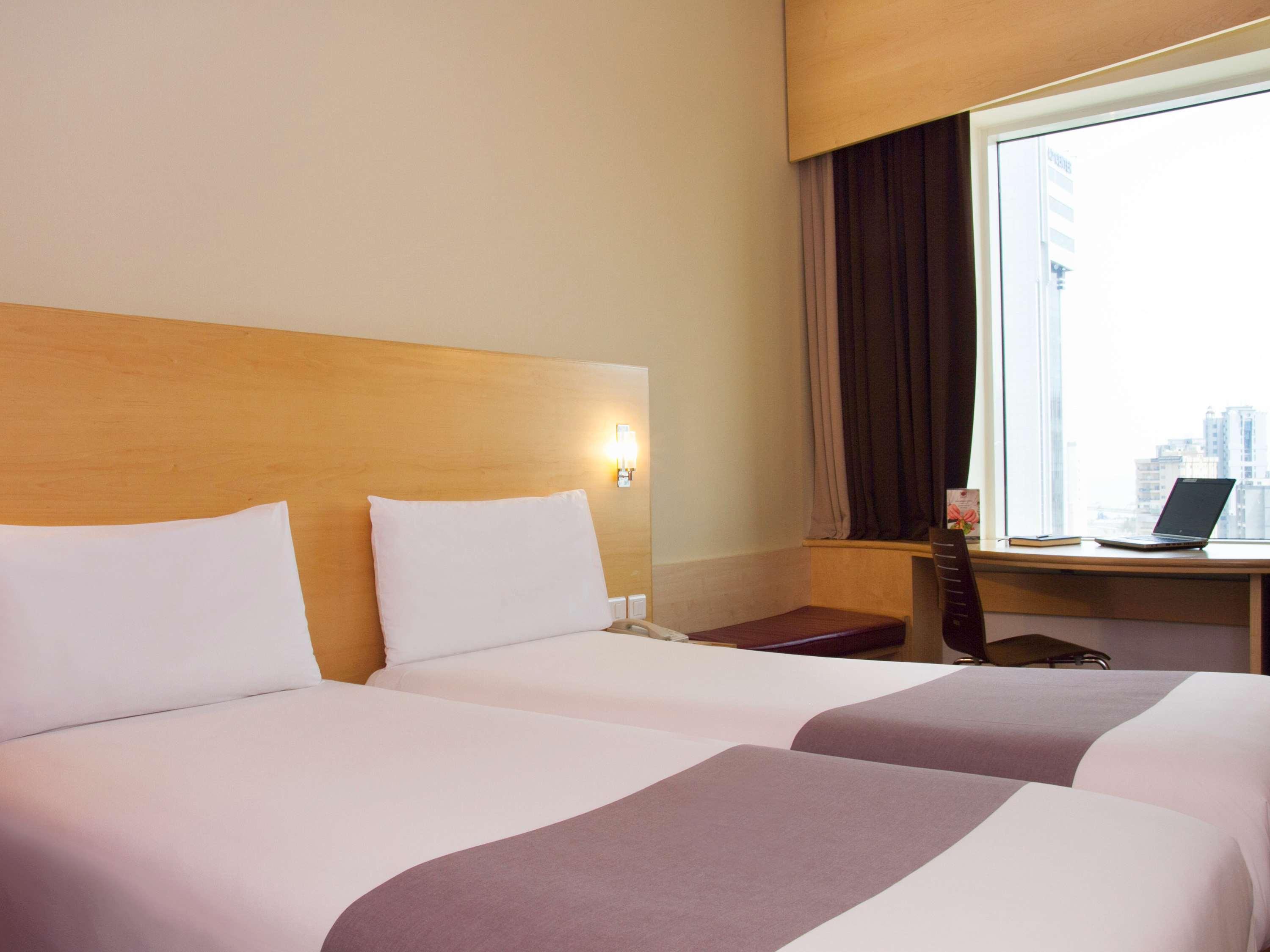Отель Ibis Sharq Кувейт Экстерьер фото
