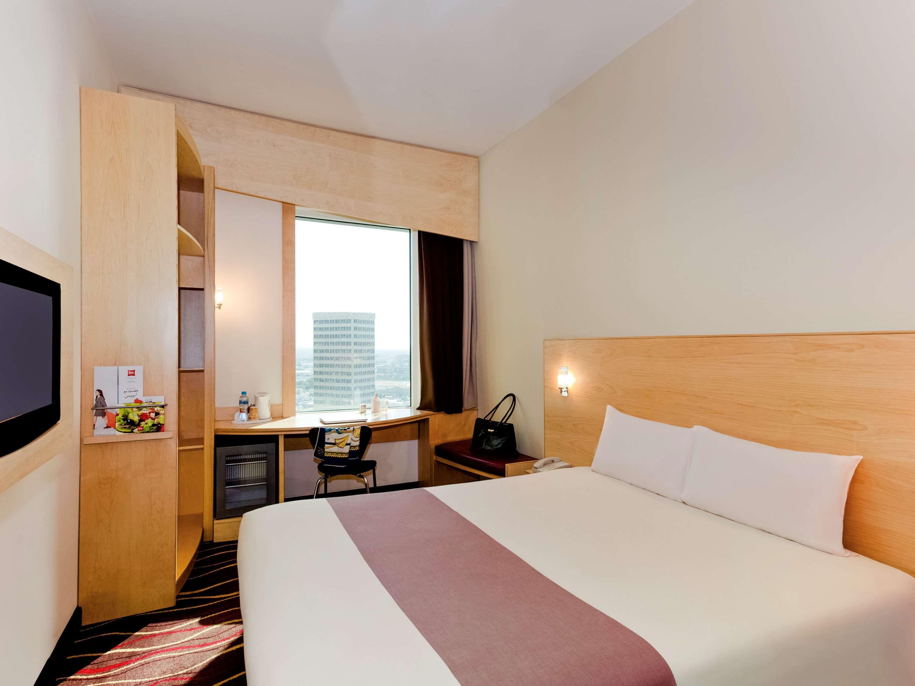 Отель Ibis Sharq Кувейт Экстерьер фото