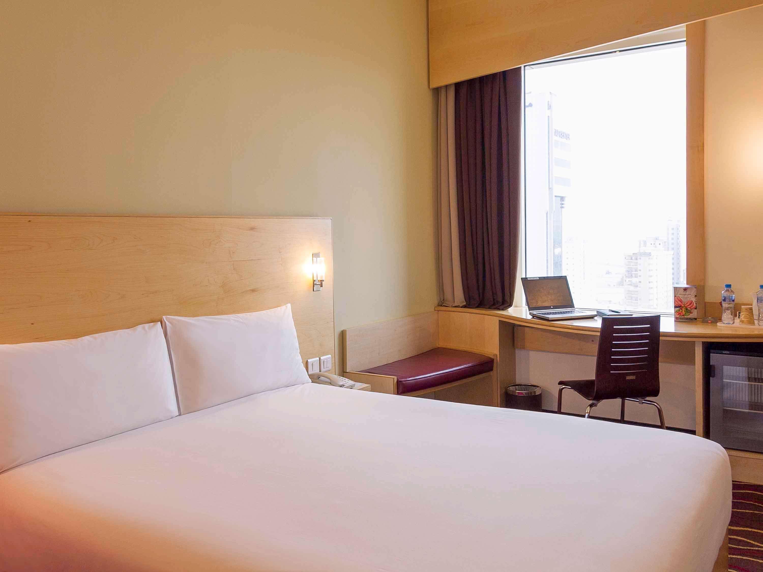 Отель Ibis Sharq Кувейт Экстерьер фото