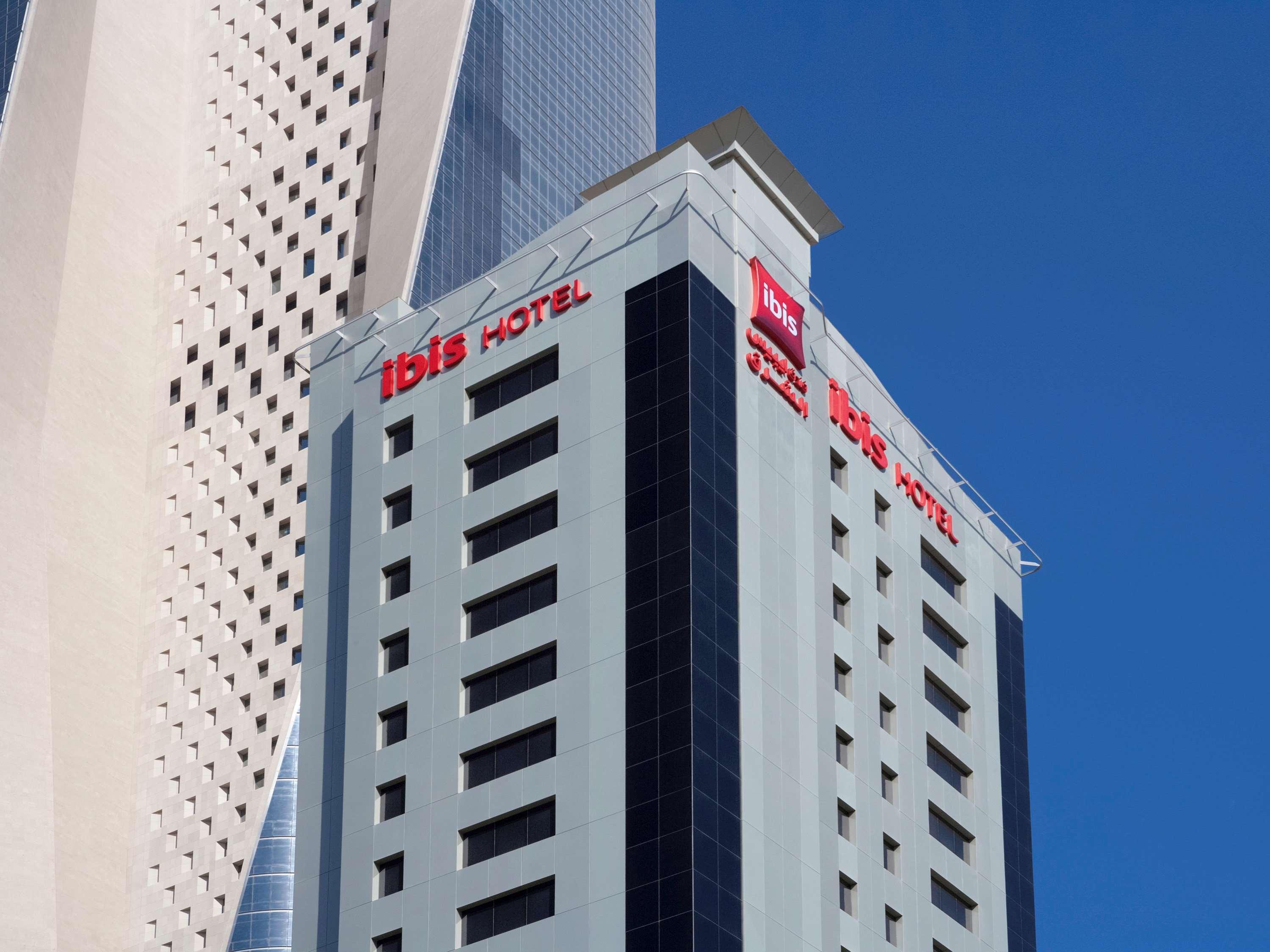 Отель Ibis Sharq Кувейт Экстерьер фото