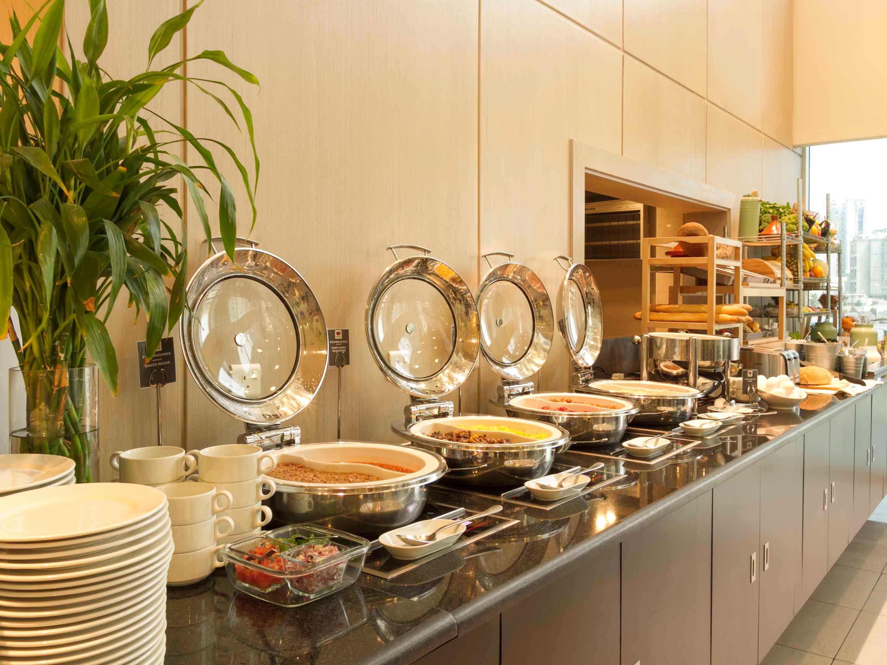 Отель Ibis Sharq Кувейт Экстерьер фото