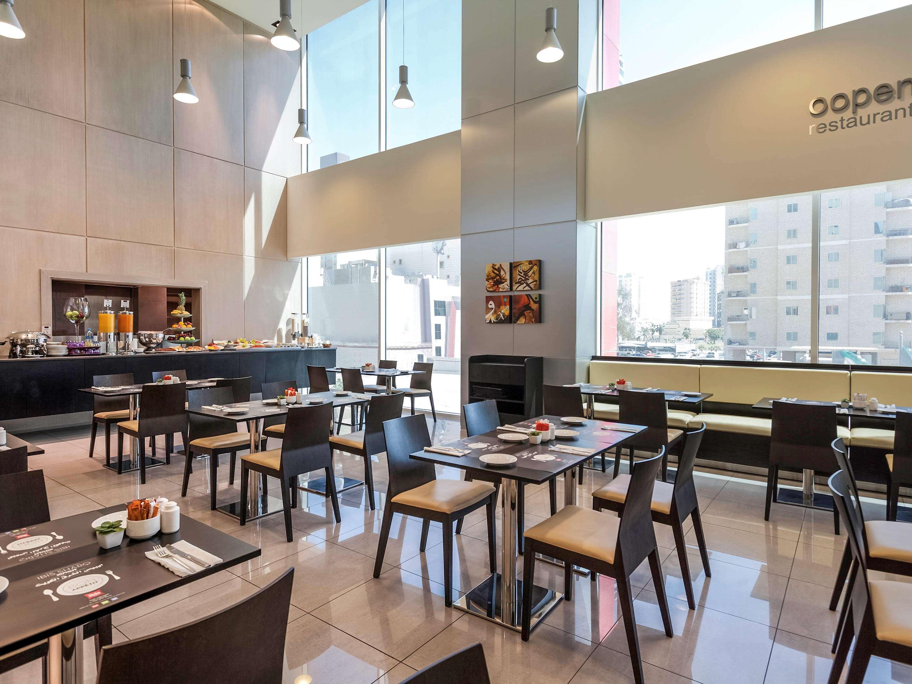 Отель Ibis Sharq Кувейт Экстерьер фото