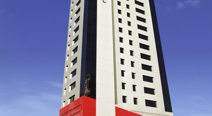 Отель Ibis Sharq Кувейт Экстерьер фото