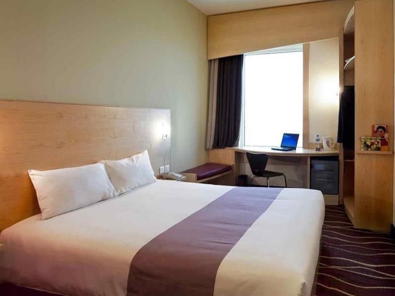 Отель Ibis Sharq Кувейт Экстерьер фото