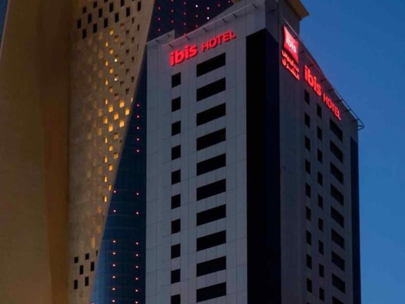 Отель Ibis Sharq Кувейт Экстерьер фото