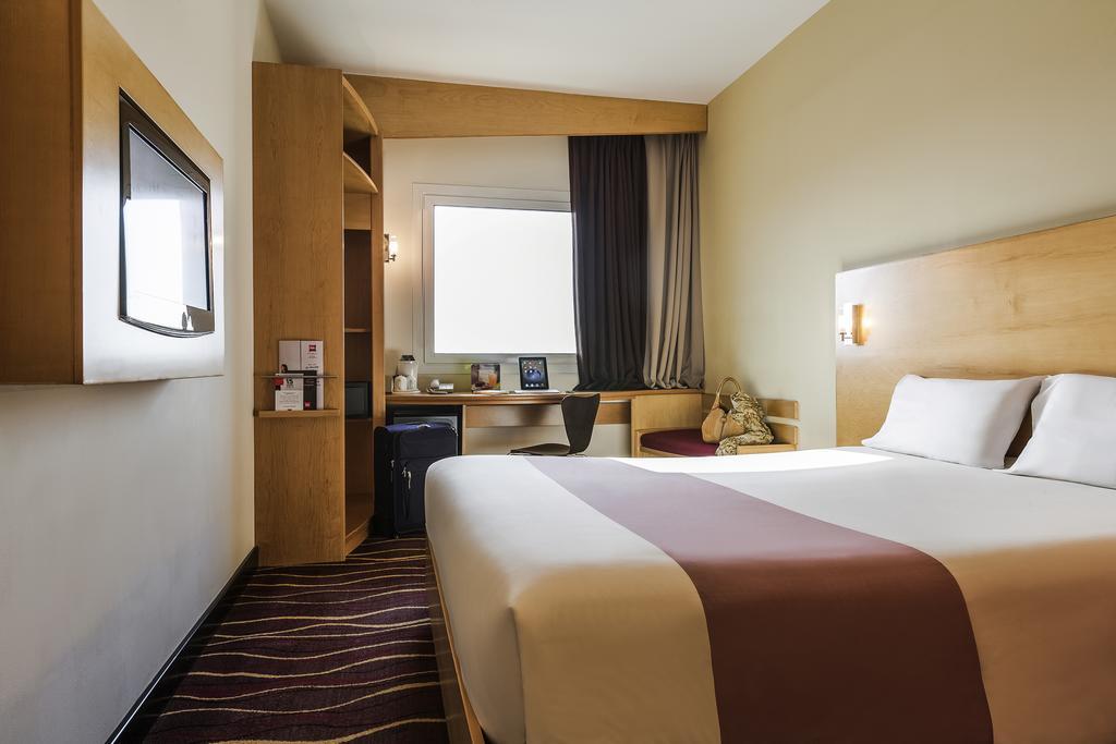 Отель Ibis Sharq Кувейт Экстерьер фото