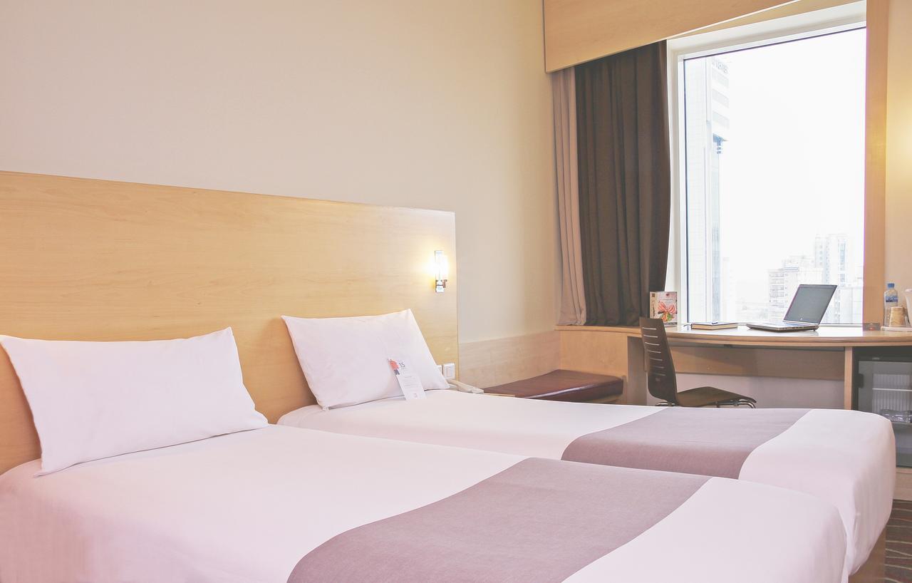 Отель Ibis Sharq Кувейт Экстерьер фото