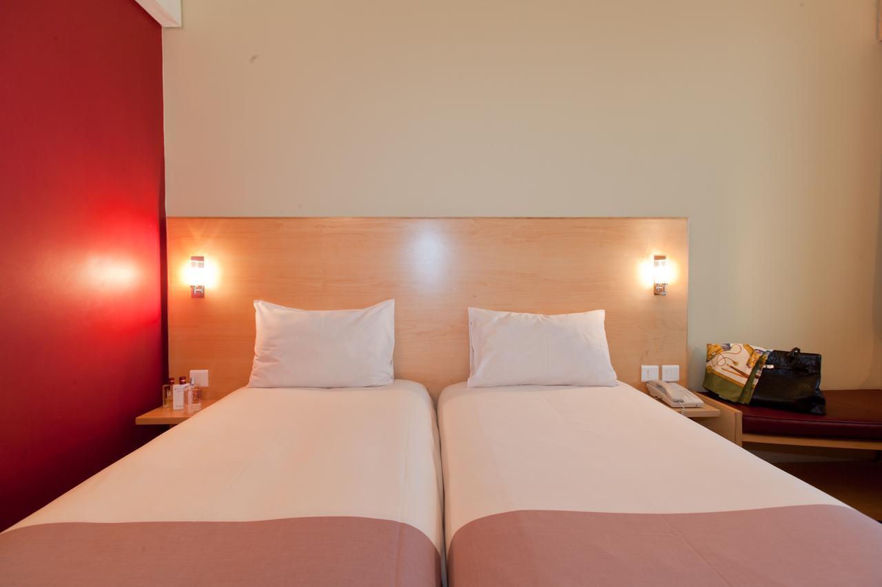 Отель Ibis Sharq Кувейт Экстерьер фото