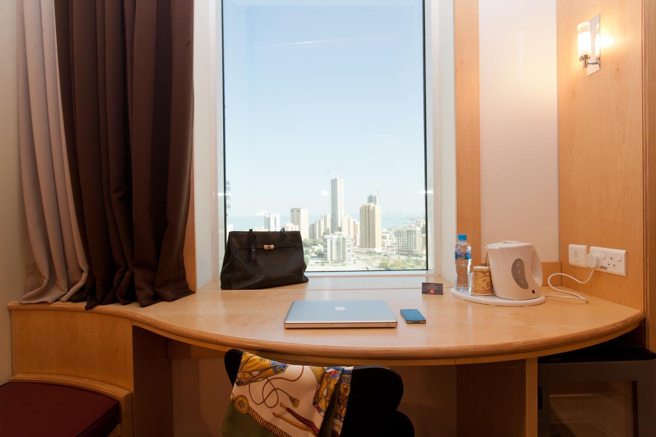 Отель Ibis Sharq Кувейт Экстерьер фото