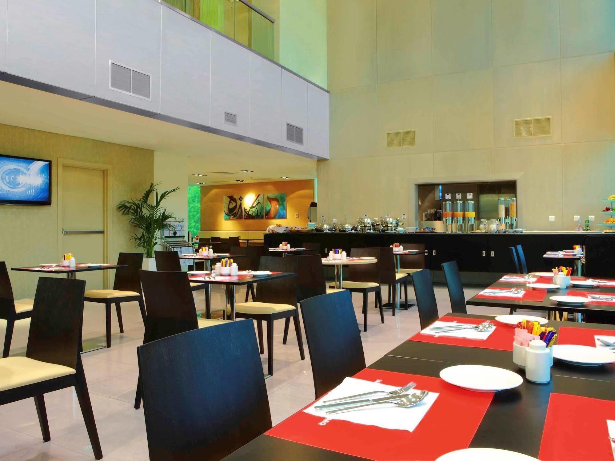 Отель Ibis Sharq Кувейт Экстерьер фото