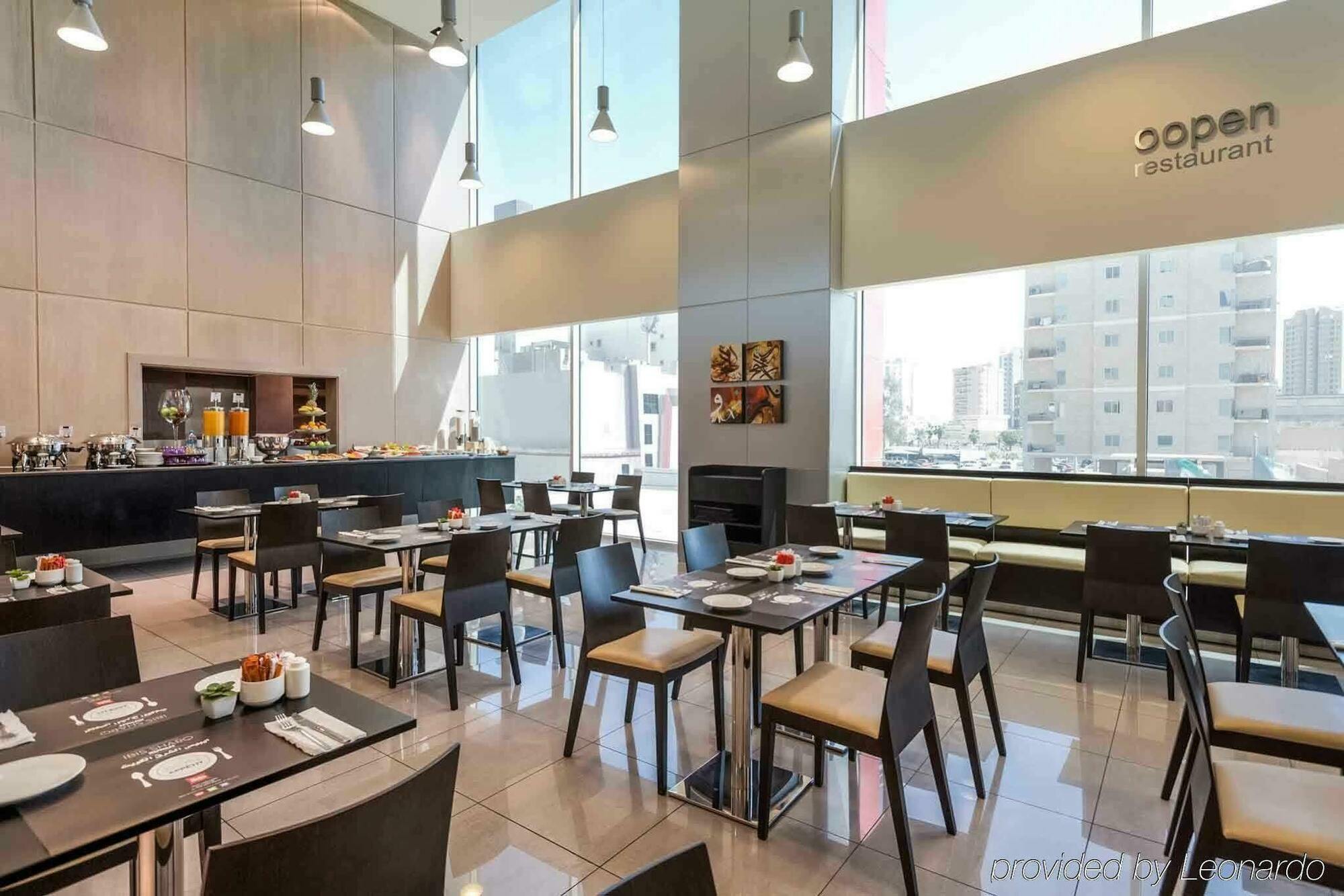 Отель Ibis Sharq Кувейт Экстерьер фото